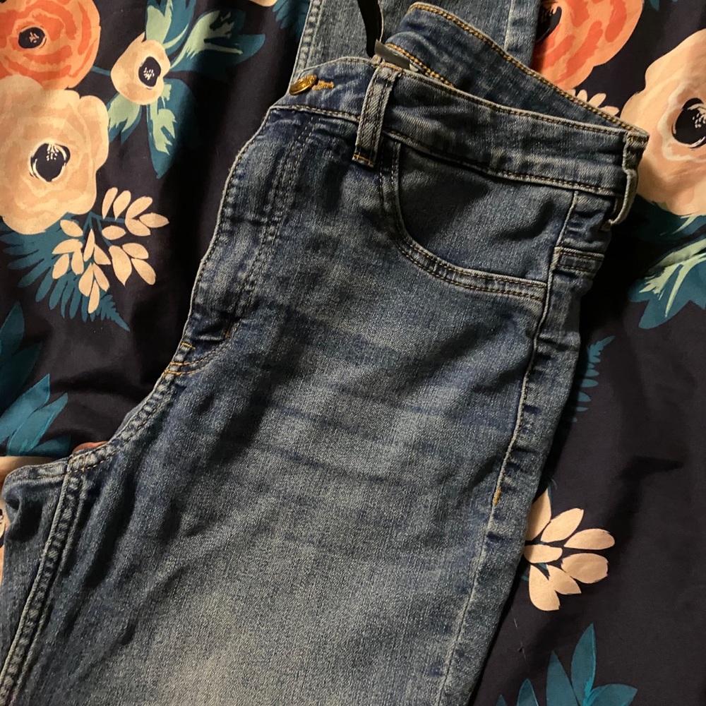 H&M Size 8 Skinny Divided Jeans